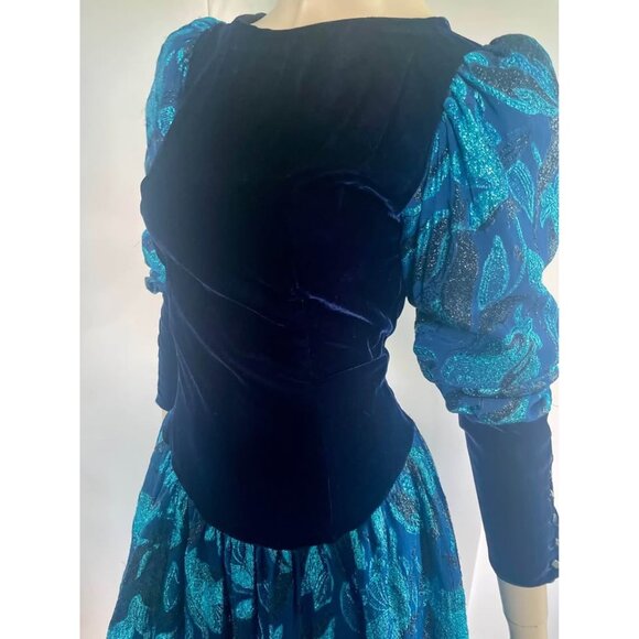 Vintage 1980s Party Dress, Size S/M, Metallic Blue Velvet, Puffed Sleeves - Picture 4 of 11